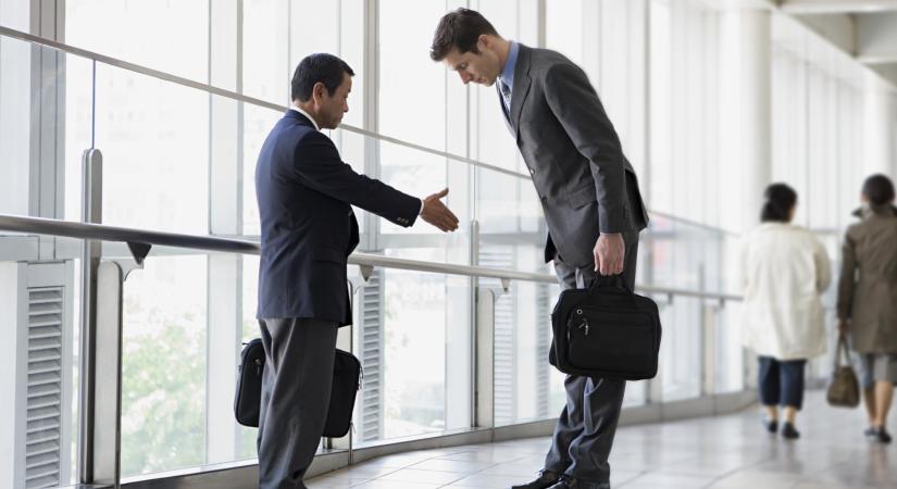 Ultimátum adtak a spekulánsoknak: jöhet az állami beavatkozás az egyik legfontosabb deviza megmentésére