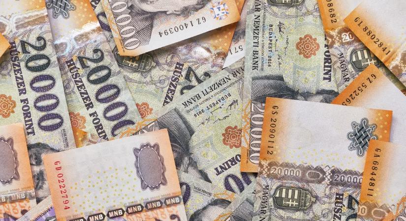 Nehogy lemaradj! Milliókhoz juthatnak a közszolgálati dolgozók