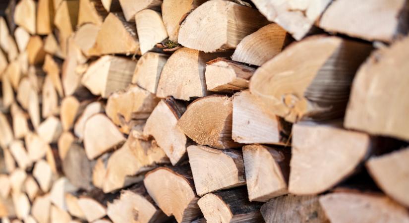 Te is fával fűtesz otthon? Vigyázz, erre jobb, ha figyelsz 2026-ban
