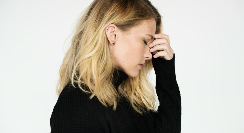 „Szülés közben is szólnom kellett, hogy húzza ki a kukákat” – Mindennapi női érzelmi munkák