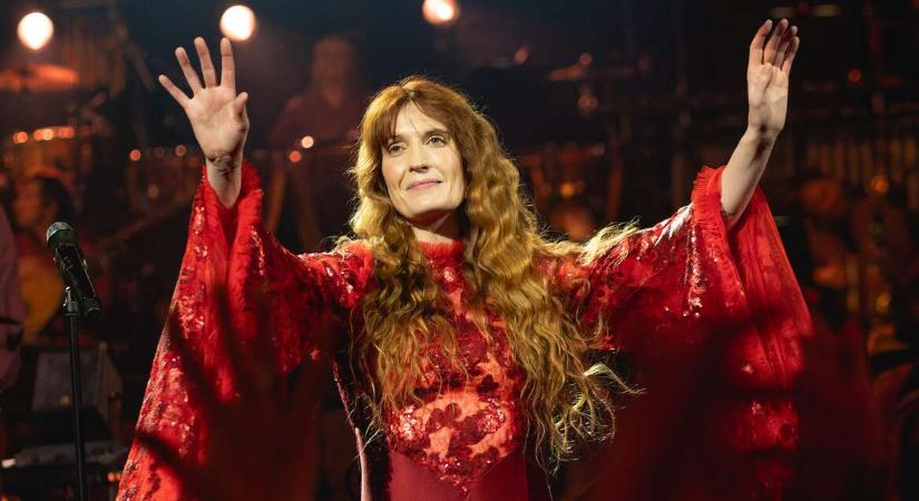 Ordított, mint egy sebesült állat. Tíz nappal később már újra a színpadon volt Florence Welch.