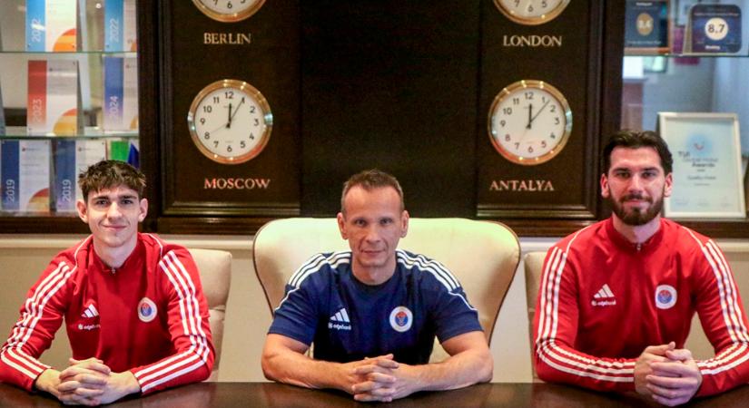 Két kulcsjátékos szerződését is meghosszabbította a Vasas