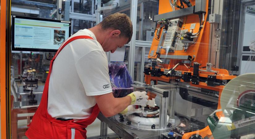 A várható termelési rekord ellenére leépítés jöhet a győri Audinál