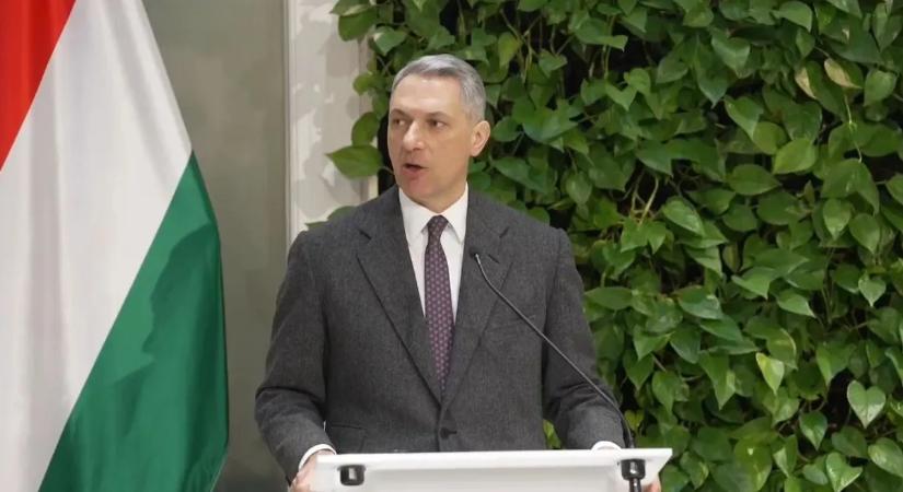 Lázár János: A kamionok autópályára terelése nem pénzkérdés