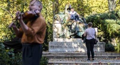 Budapesti miértek – Miért nincs arca az Anonymus-szobornak?