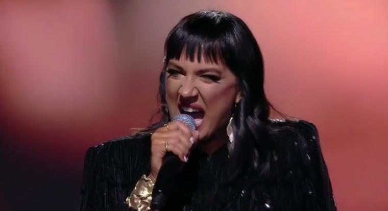 Tóth Gabi legújabb ellensége maga az AI, az énekesnő szerint mesterséges intelligenciával torzították a Fidesz-kongresszusos előadását