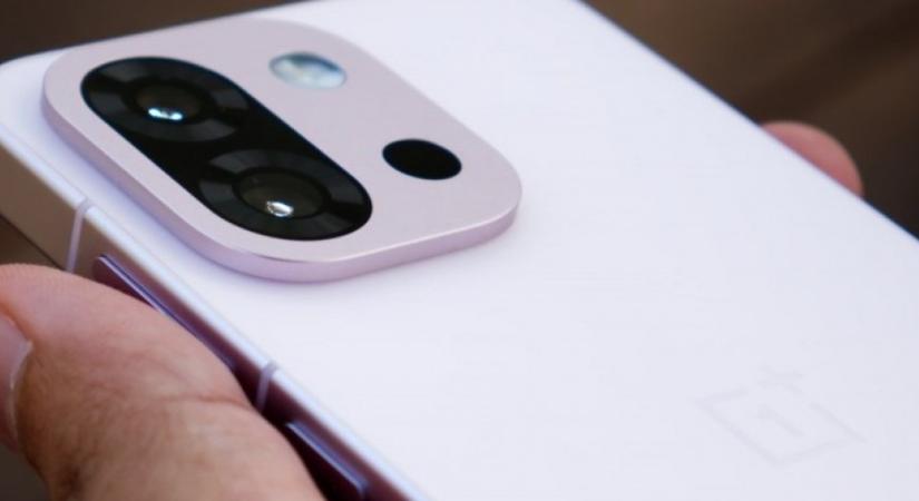 Friss infók a OnePlus 15T-ről: kompakt méret, csúcshardver és hatalmas akku