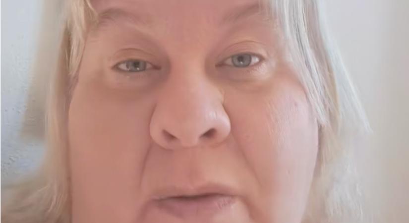 „60 ember előtt kellett zuhanyoznom, függöny nélkül” – Nagy Zsuzsi vallomása a hajléktalanszállókról