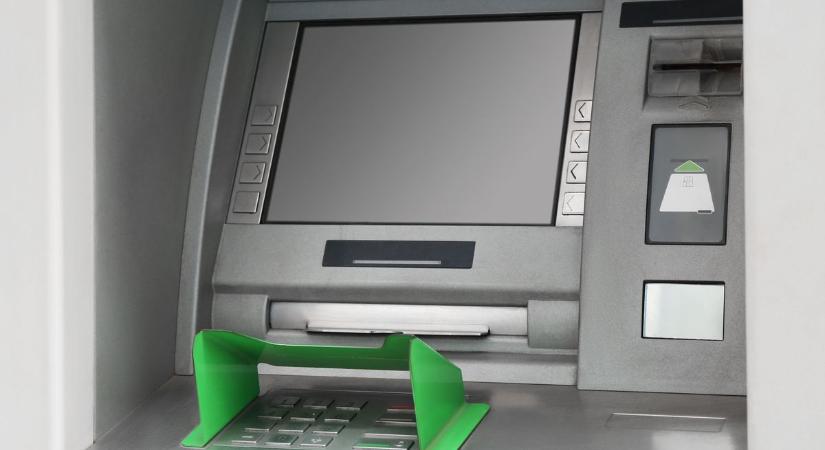 Így spórolhatsz több tízezer forintot a bankszámláddal