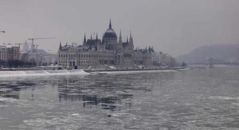 Ha arról álmodozik, hogy sétál egyet a befagyott Dunán, akkor van egy rossz hírünk