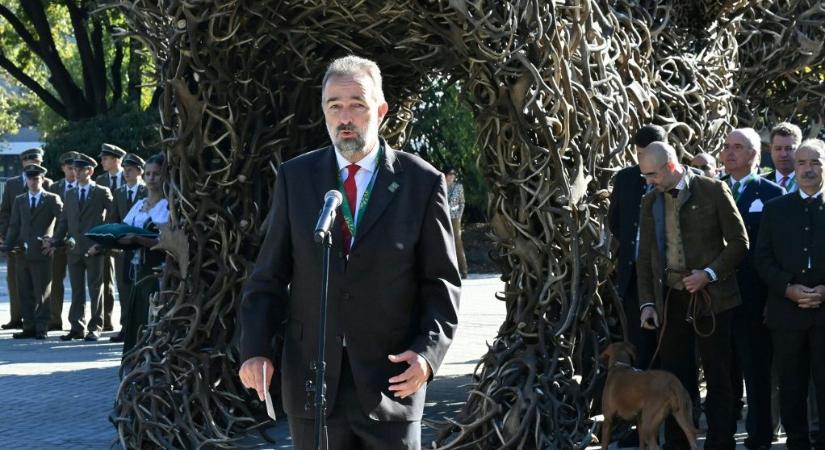 Kettős hazaárulónak nevezte Habsburg Károly Orbán EU-s pártcsaládjának egyes tagjait