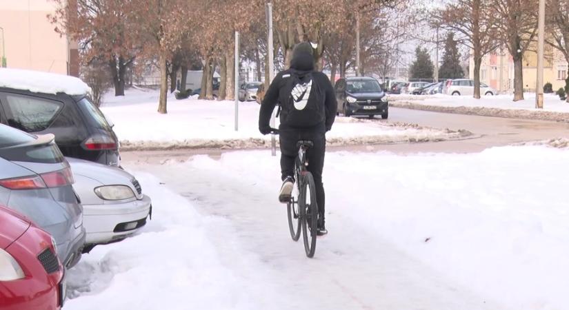 A rendőrség óvatosságra int: továbbra is veszélyes a kerékpáros és rolleres közlekedés