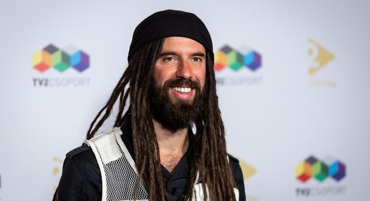 Anyaszült meztelenül mártózott meg a jéghideg vízben Varga Viktor