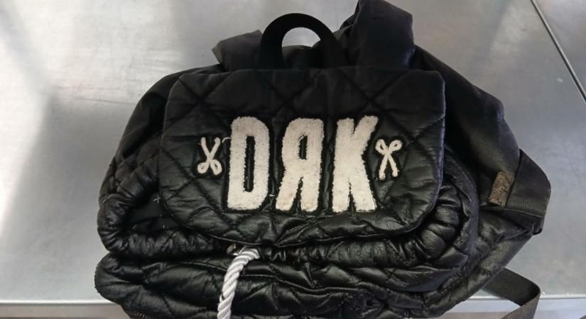 Elloptak egy táskát, ha tudod kié, jelentkezz!