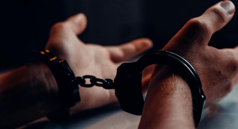 Szinte azonnal elfogták a házi őrizetből szökni próbáló tatabányai férfit
