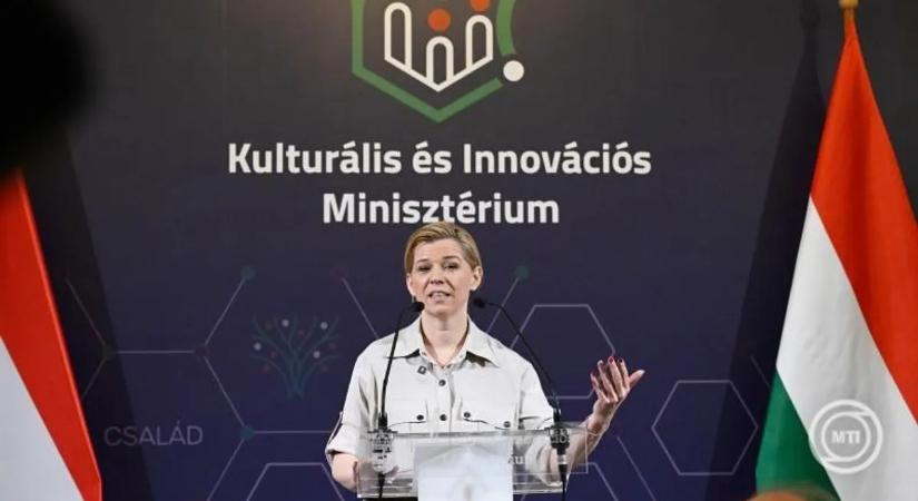 Elismerés a tanároknak: több mint háromezren kapnak idén ösztöndíjat