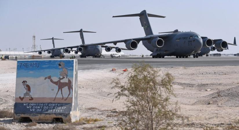 Iráni tüntetések: az USA csökkenti a személyzetét a katari légibázison