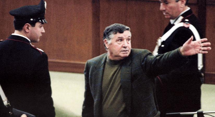 Budapestre érkezik a Corleone-klán fejének, Totò Riinának a fia
