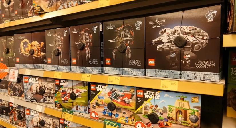 Hihetetlen, mit örököltek apjuktól a testvérek: 55 millió forintért kelt el a LEGO örökség