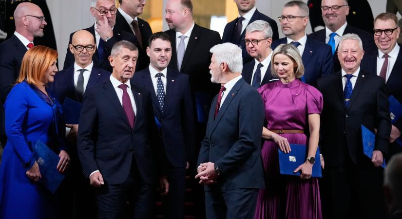 Felmérés: Többségi bizalom Pavelben és Babišban – megosztóbbak a parlamenti vezetők