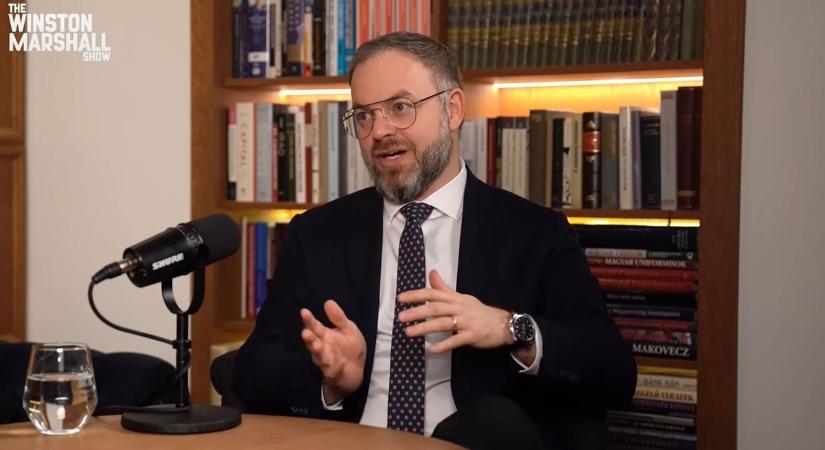 „Mindketten hazudnak” és „ne engedjük be őket” – Orbán Balázs interjúja felkavarja Európát