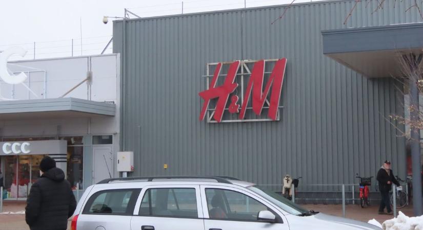 Csak a tükrök maradtak, egyik napról a másikra eltűnt a népszerű üzlet Vásárhelyről