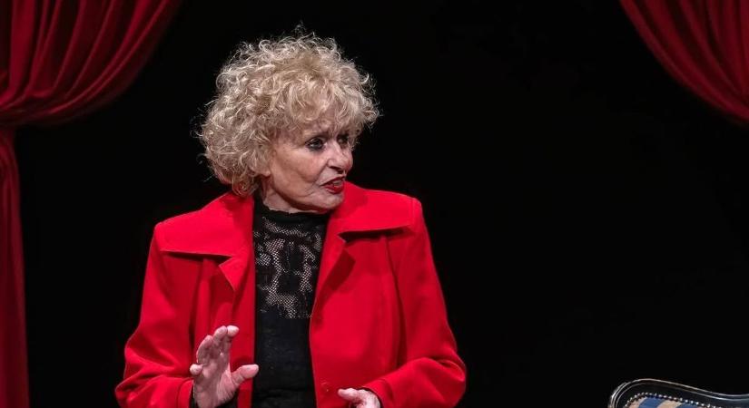 Esztergályos Cecília fotója felrobbantotta az internetet – akkor is és most is gyönyörű