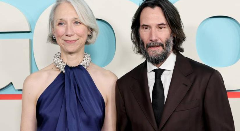 Keanu Reeves így csókolta szerelmét a romantikus randin: Alexandra a mindene