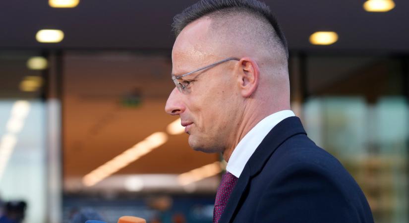 Szerbiába utazik Szijjártó Péter, a MOL áhított giagüzletéről fog tárgyalni