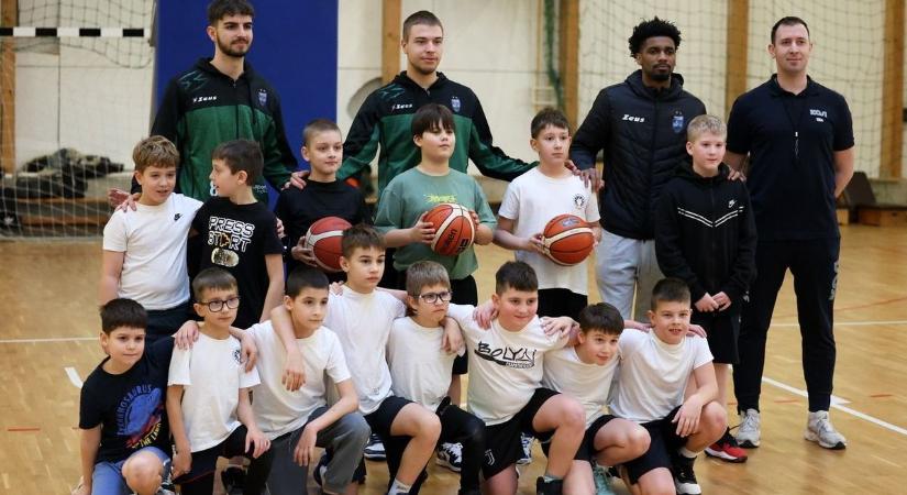 Meglepetésvendégek és örömkosárlabda a Gyakorlóban