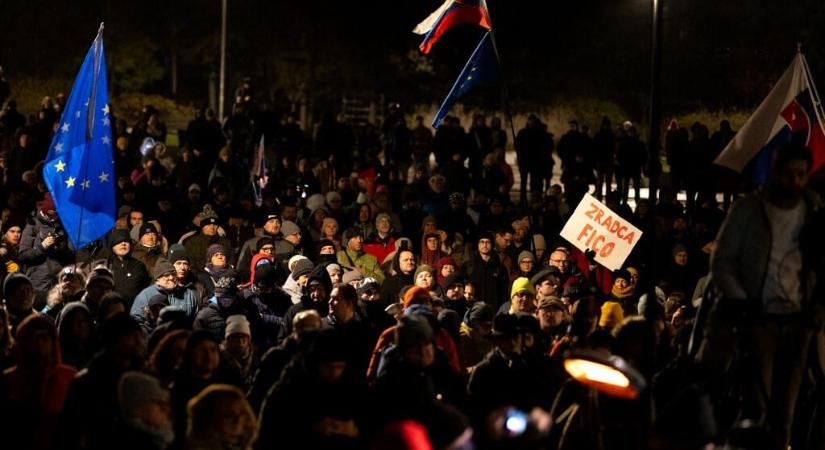 Szlovák ellenzéki vezető: Fico gondolkodás nélkül hátba szúrná Orbánt, ha az érdekei úgy kívánják