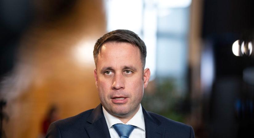 Dömötör Csaba: a Patrióta frakció bizalmatlansági indítványt nyújt be Ursula von der Leyen ellen