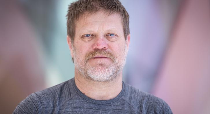 Durván kigyúrta magát Szabó Győző, nagyot megy a fotója a Facebookon: „Szerintem 55 évesen így kell kinézni”