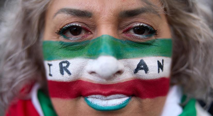 Egyelőre nem a szabadságért életüket adó iráni tüntetők állnak nyerésre
