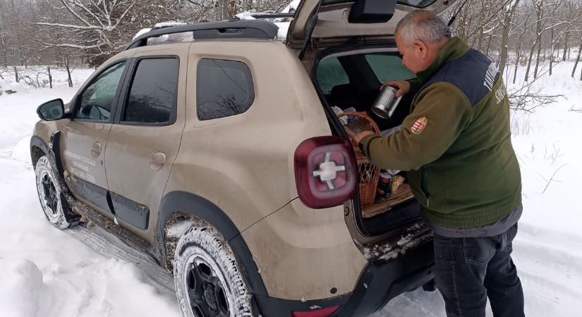 Utcai szociális munkások is segítik a hajléktalanok ellátását a hideg napokban Kiskunhalason