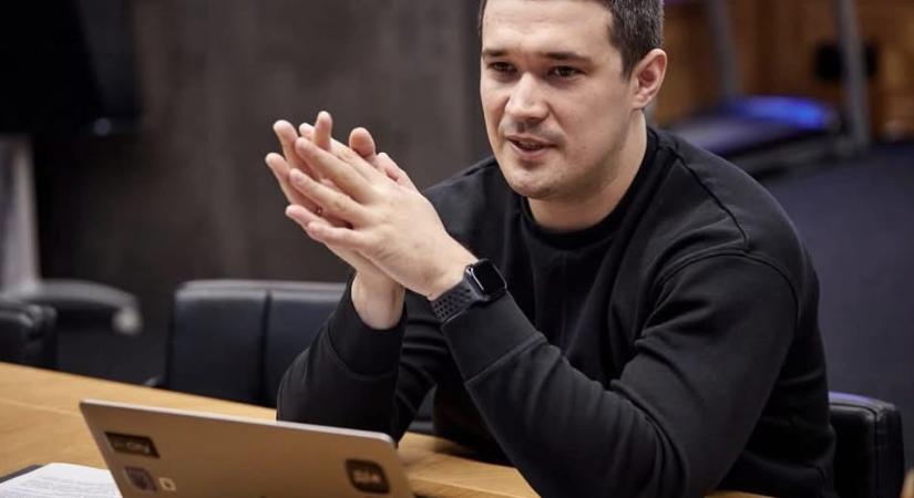 Védelmi minisztert cserélt Ukrajna, egyelőre marad a hadiállapot