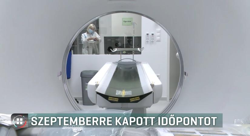 Szeptemberre kapott MR-időpontot egy krónikus fájdalmakkal élő nő