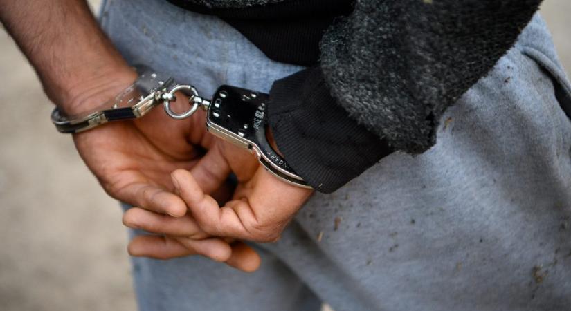 Embercsempész afgánokat fogtak el Szabadkán