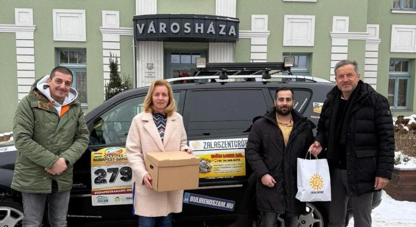 Zalaszentgrótról először indul csapat a Bamakóra, minden csomagot elnyelt a Rexton belseje