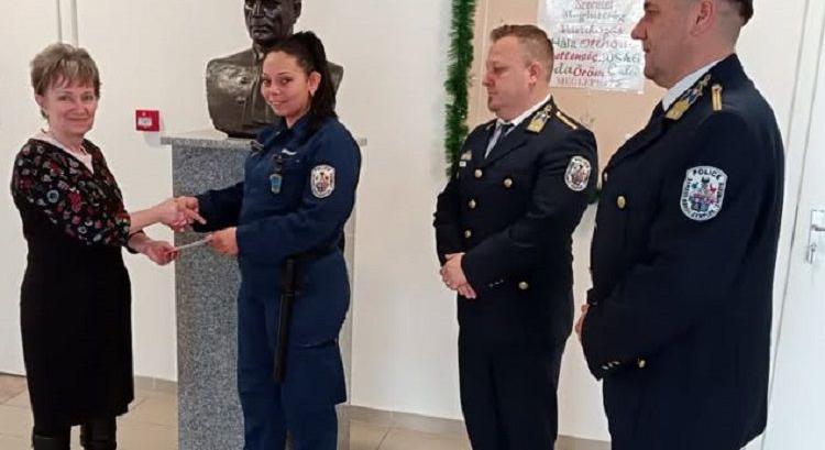 Elismerték a mezőcsáti iskolaőr munkáját