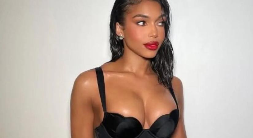 Lori Harvey a világ bármely pontján képes bikiniben pózolni