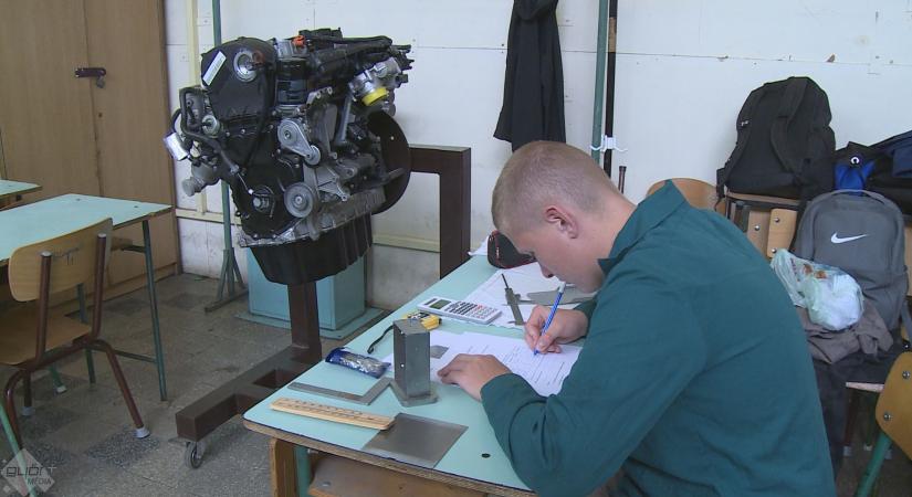 Pörgős év a Lukácsban