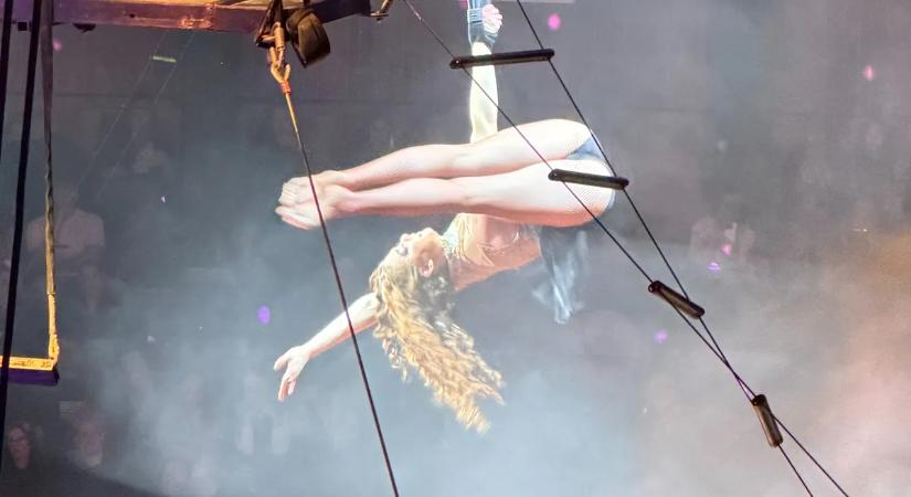 Magyarországon lelt új otthonra a Budapest Cirkuszfesztiválon is bemutatkozó ukrán artistalány