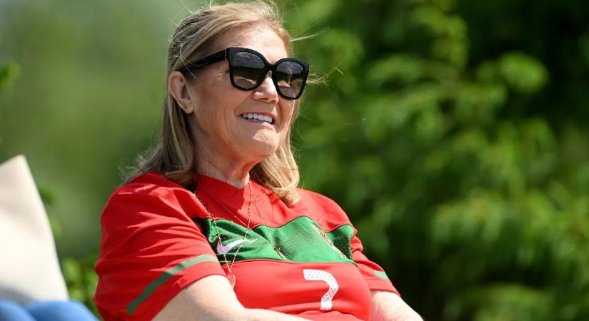 Erőszak és szegénység, Ronaldo büszke lehet az édesanyjára