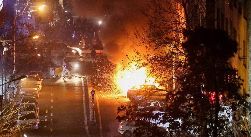 Irán kegyetlen figyelmeztetést küldött Trumpnak: ha beavatkozik az eseményekbe, elszabadul a pokol