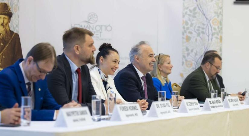 Elindult a magyar zöldség-gyümölcs ágazati közösségi TÉSZ KF program