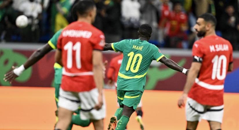 Korábbi liverpooli csapattársa babrált ki Szalahhal az Afrika Kupa-elődöntőben