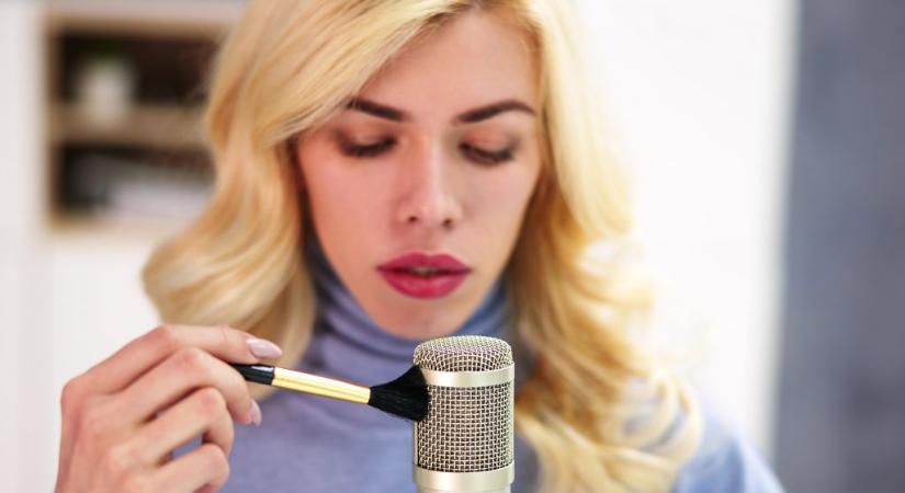 „Suttoghatsz a szoftverfejlesztésről is, ha az olyan frekvencián van, amitől az agyam elzsibbad”