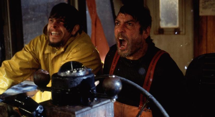 26 év után is nagyot megy George Clooney és Mark Wahlberg 328 millió dolláros katasztrófafilmje