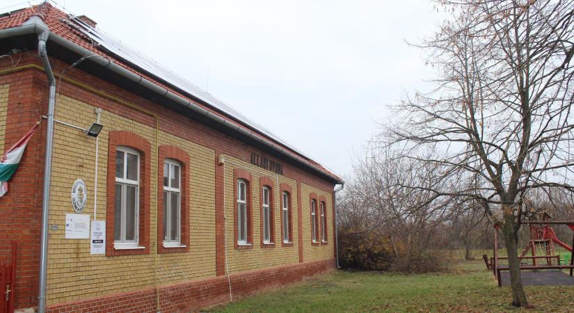 A kocsma újranyitott, az óvoda nem